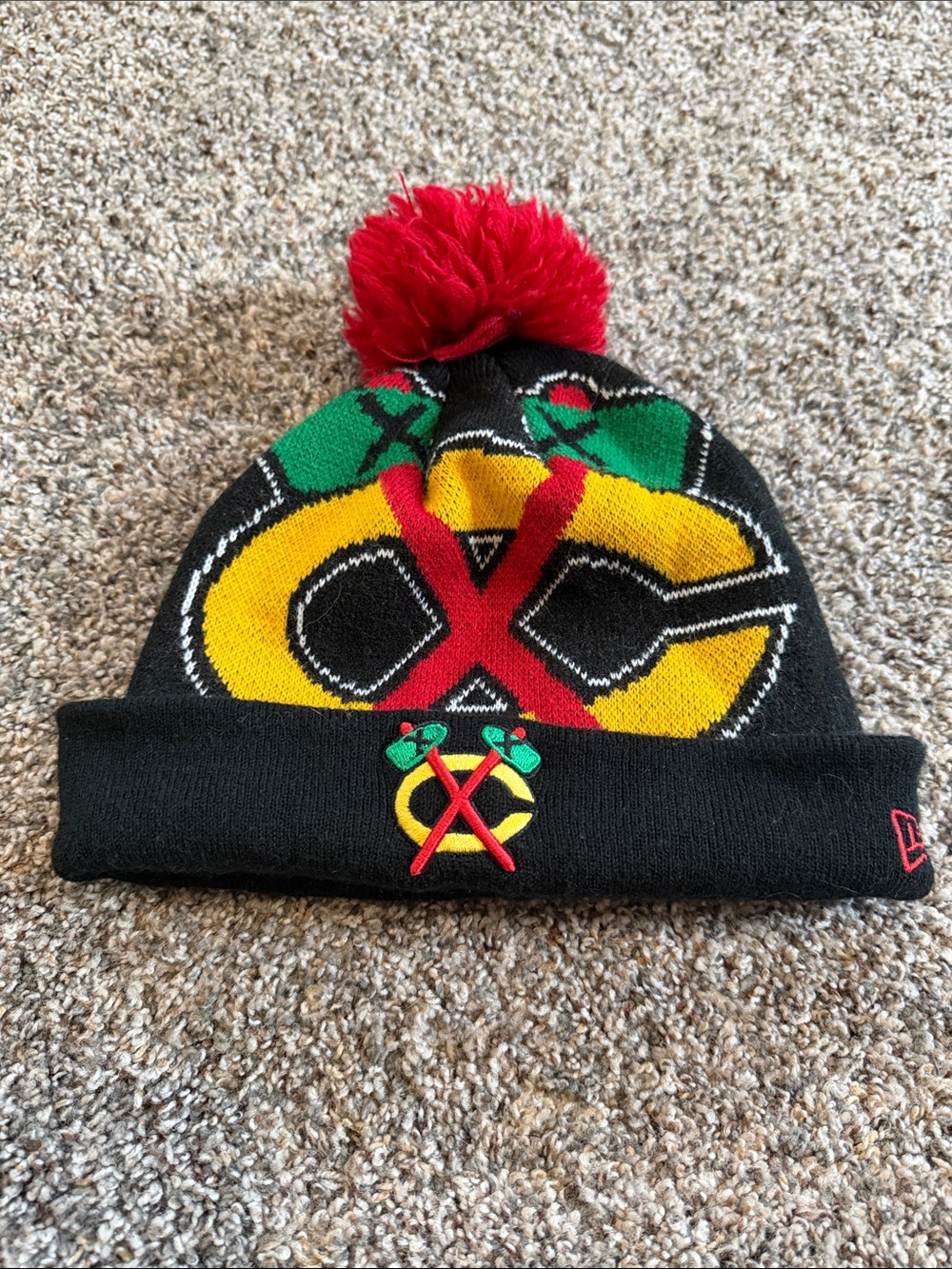 Chicago Blackhawks Black Red Pom Pom Beanie Hat